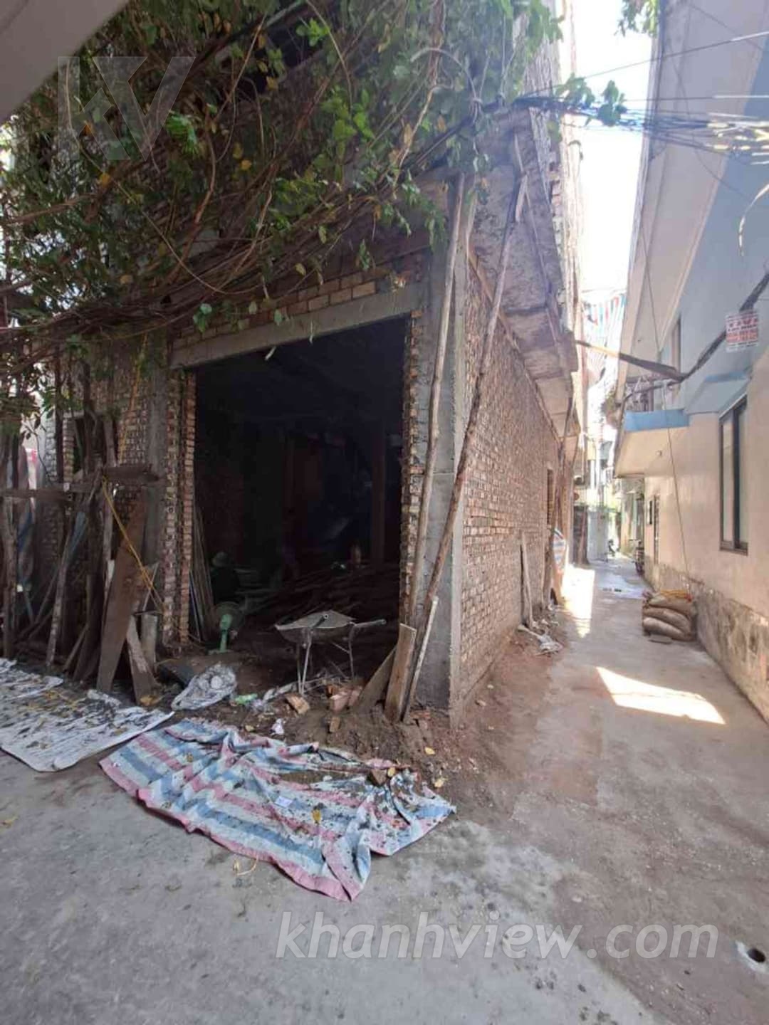 Thi công căn góc Miếu Hai Xã