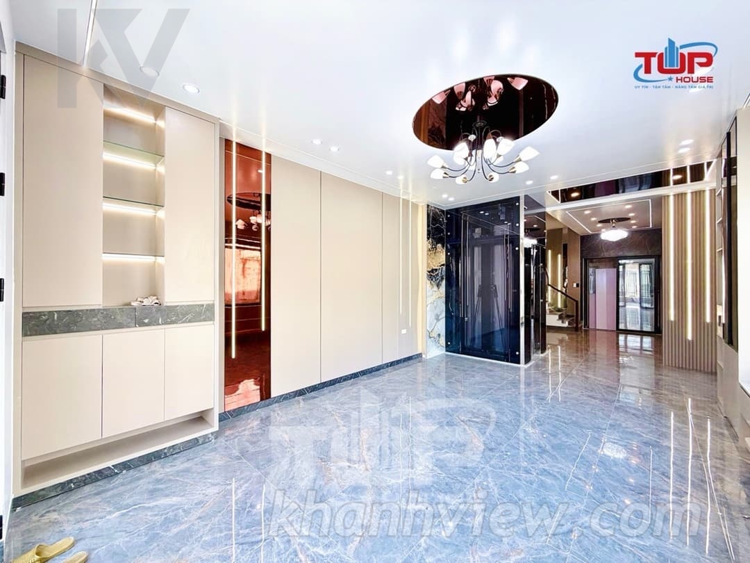 Thang máy kính hiện đại