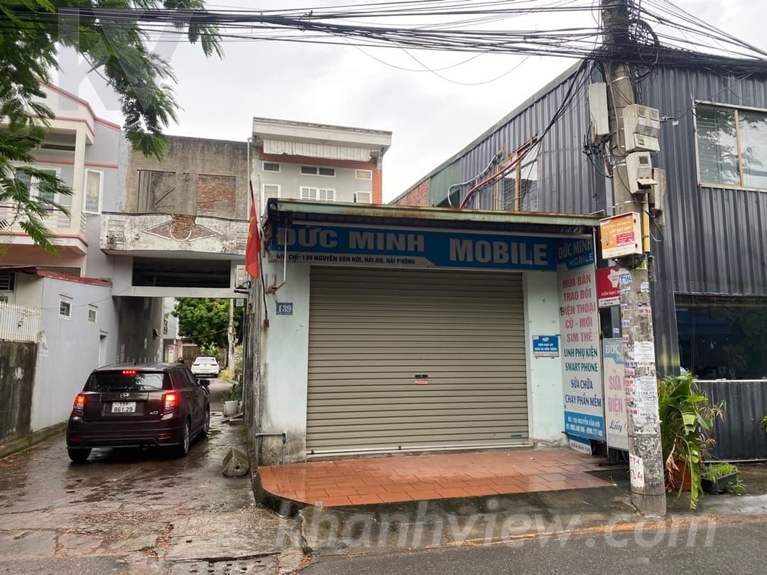 Mặt phố Nguyễn Văn Hới