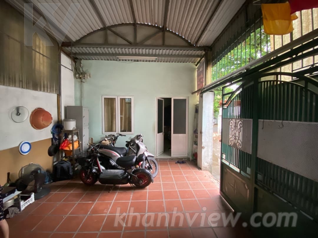 Mặt phố Nguyễn Văn Hới 5