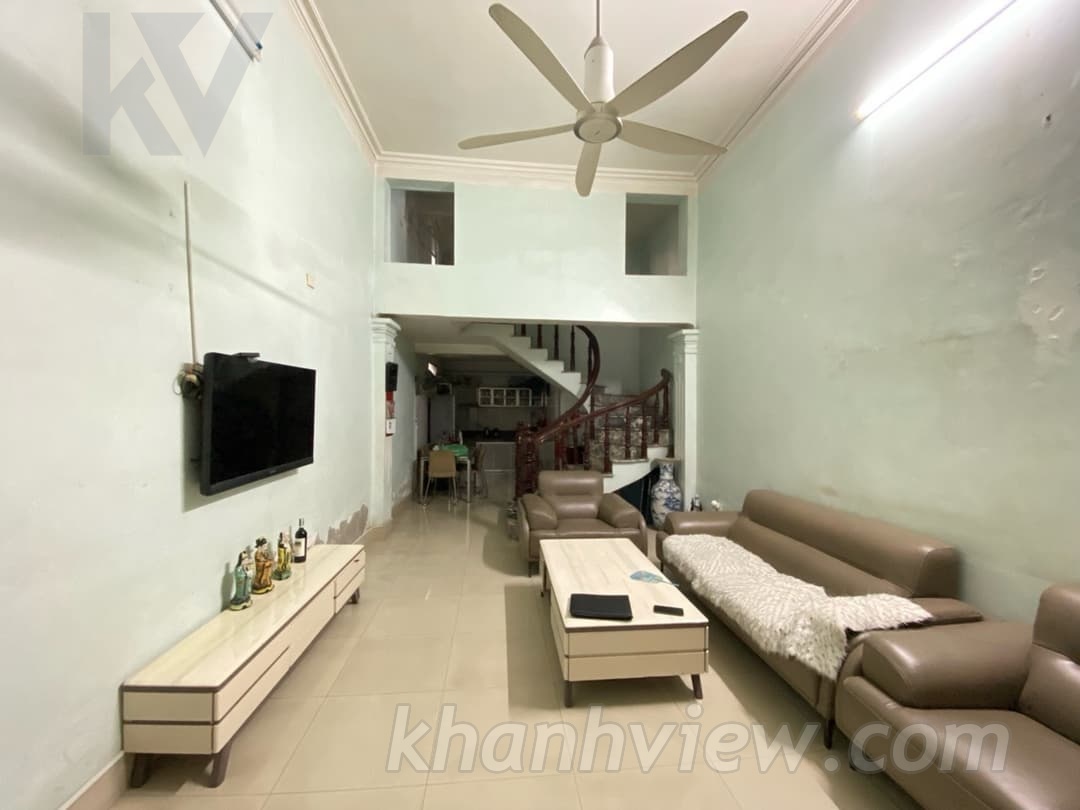 Mặt phố Nguyễn Văn Hới 6