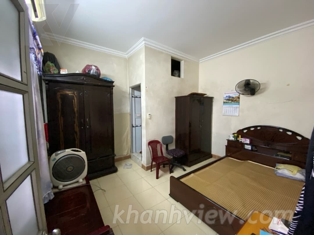 Mặt phố Nguyễn Văn Hới 7
