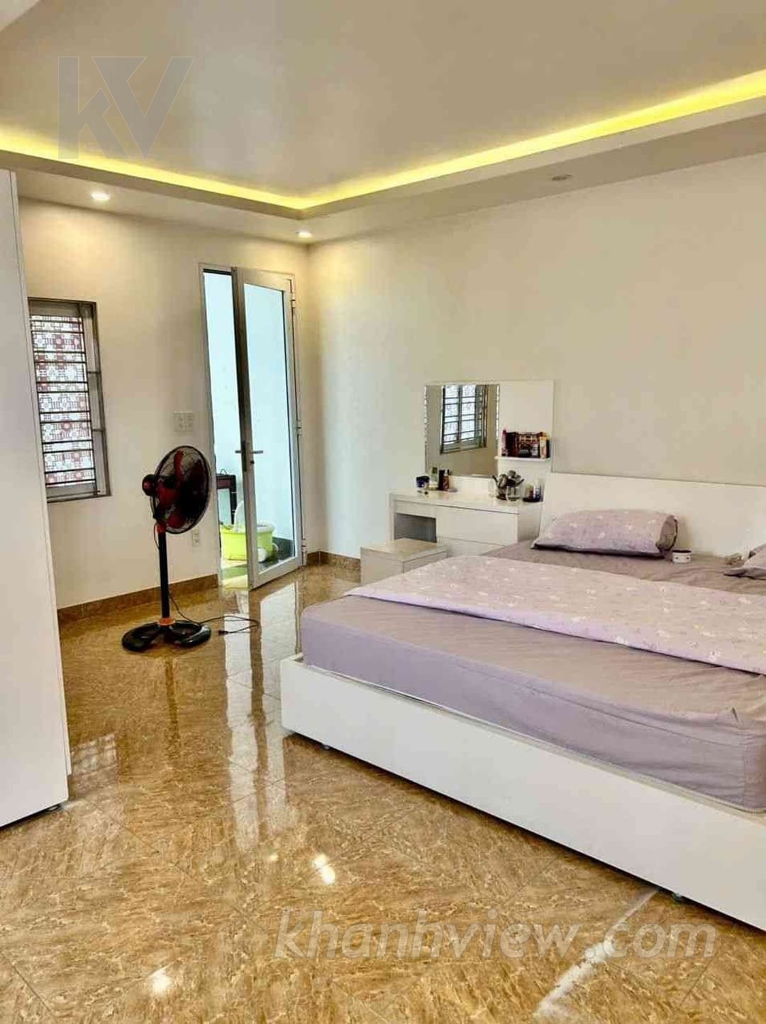 Mặt phố Ngô Gia Tự TK5VOLZ8