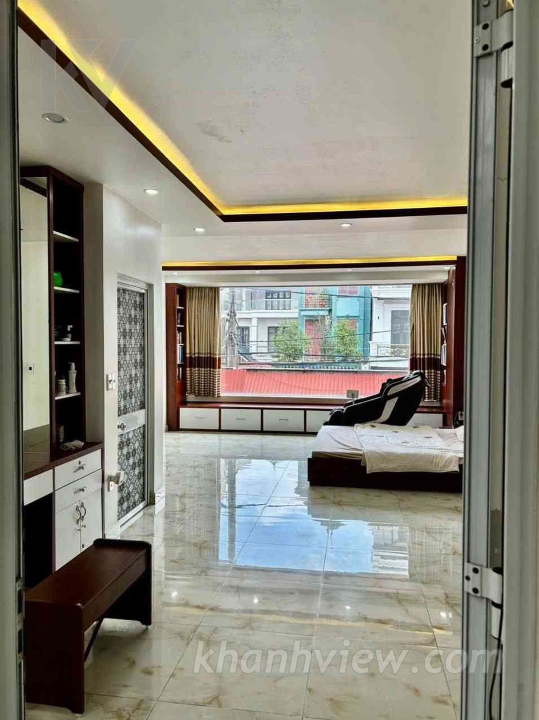 Mặt phố Ngô Gia Tự TK5VOLZ8