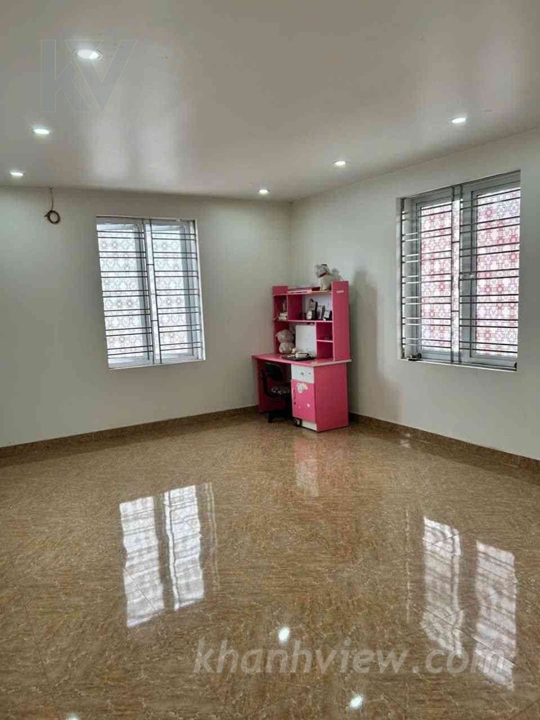 Mặt phố Ngô Gia Tự TK5VOLZ8