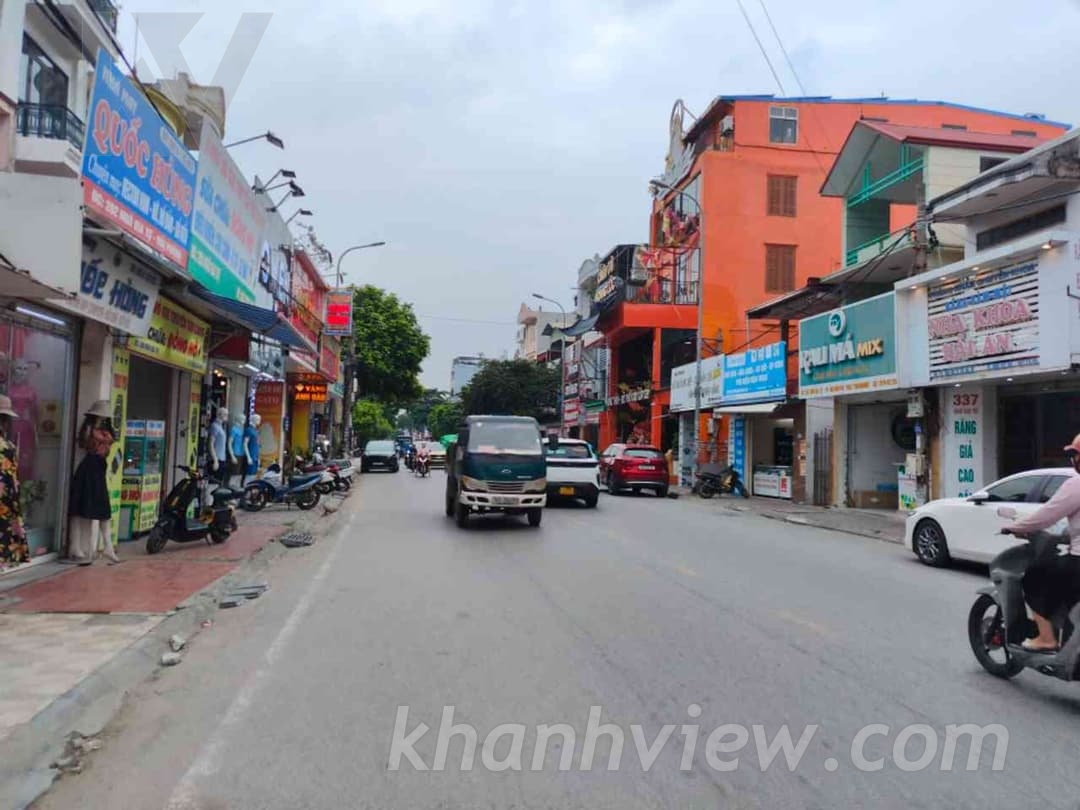 Mặt phố Ngô Gia Tự TK5VOLZ8
