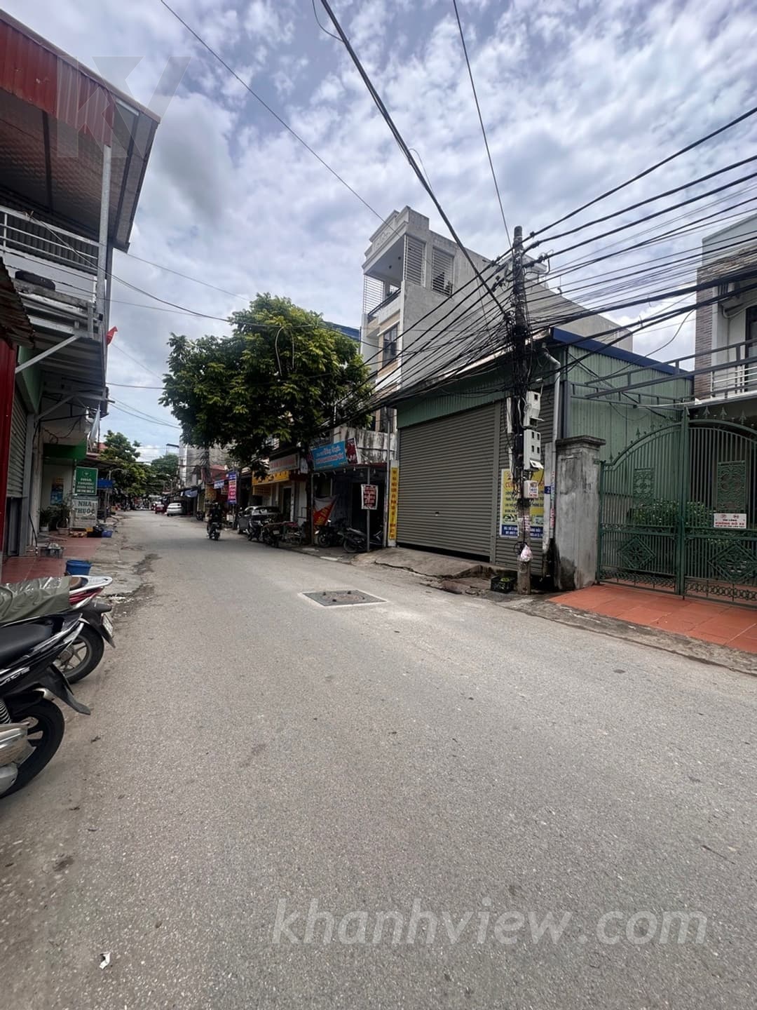 Đất mặt đường Đoàn Kết 4
