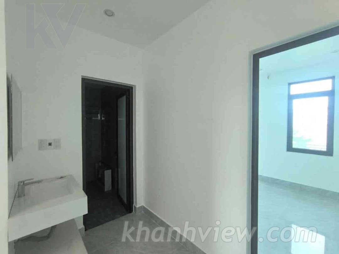 Cầu thang gỗ kính cao cấp nhà Đặng Cương