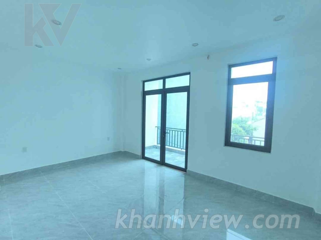 Khu vực ban công và sân phơi tầng 3