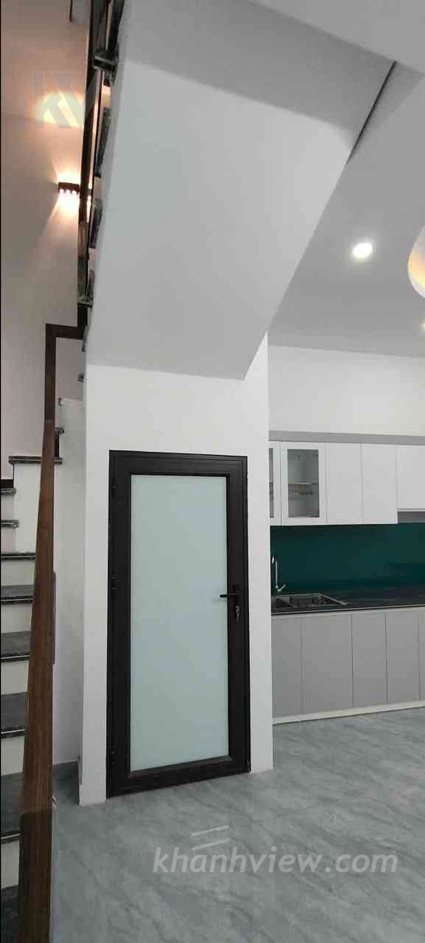 Khu vực bếp nấu tiện nghi ấm cúng - Ảnh 4