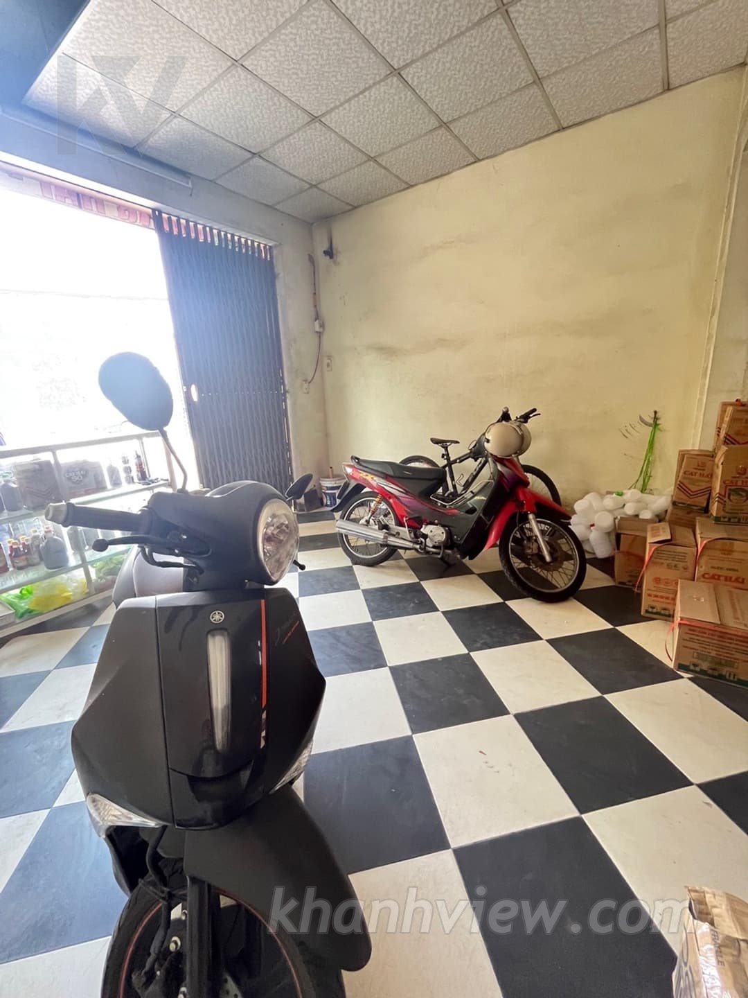 Khu vực vỉa hè, mặt tiền kinh doanh