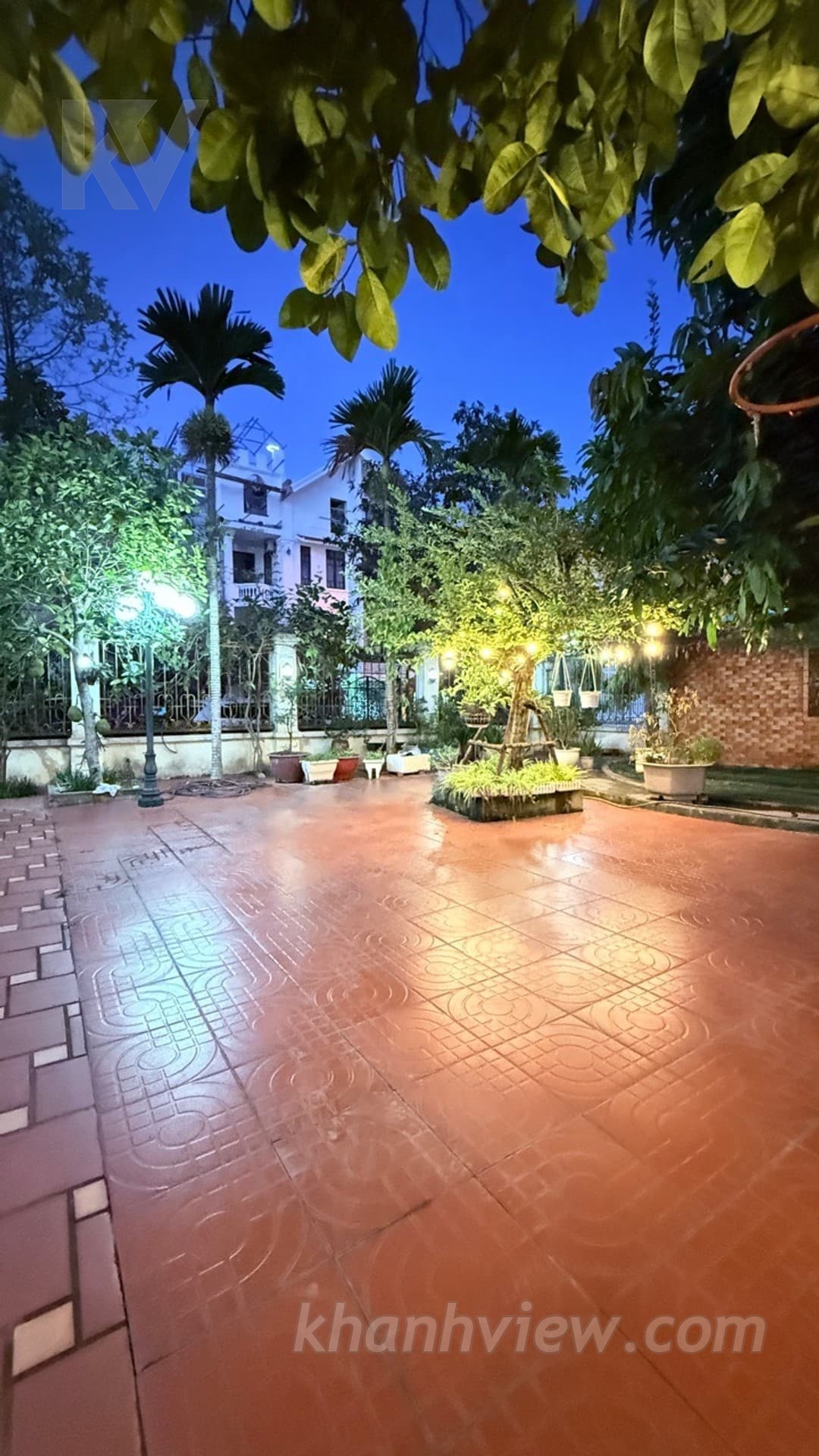 Biệt thự Sao Đỏ