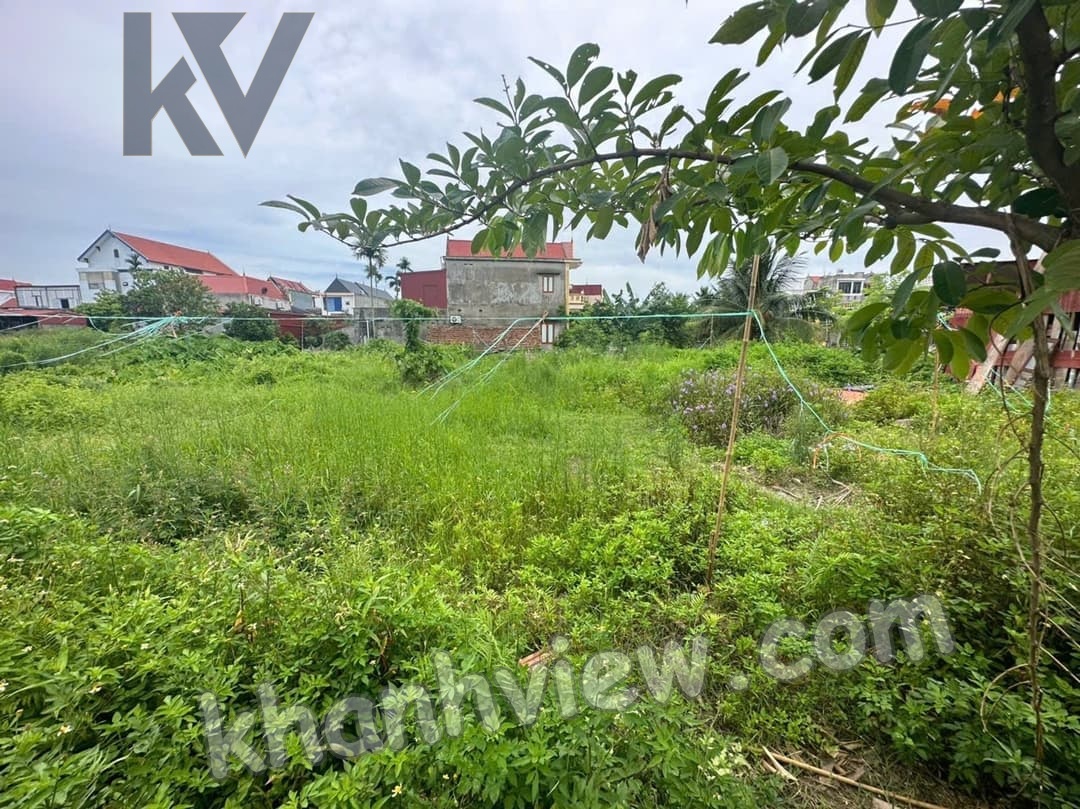 Đường nhựa rộng rãi