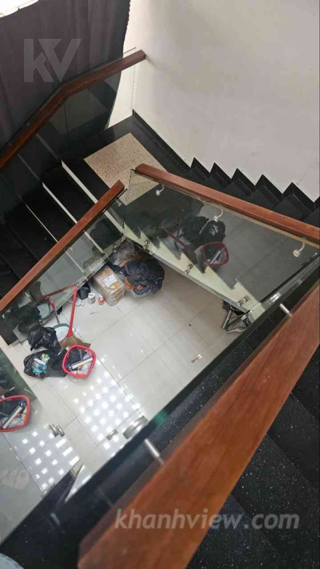 Cầu thang chắc chắn