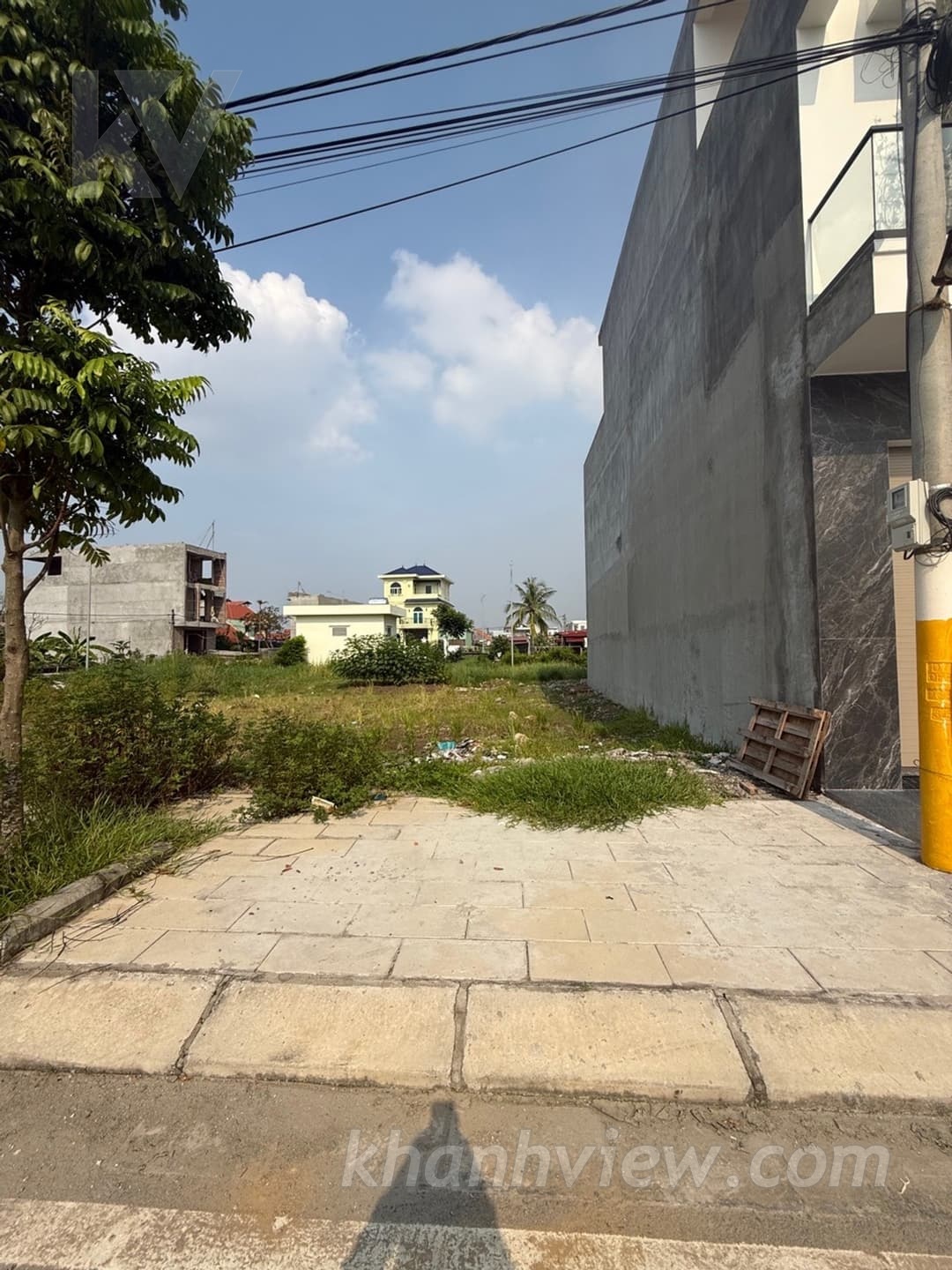 Đất Bãi Trong Hoa Động