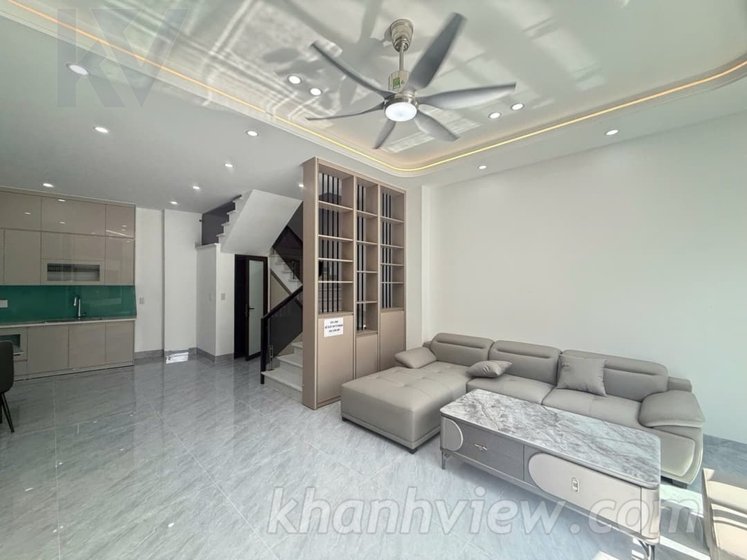 Chi tiết nhà Văn Phong