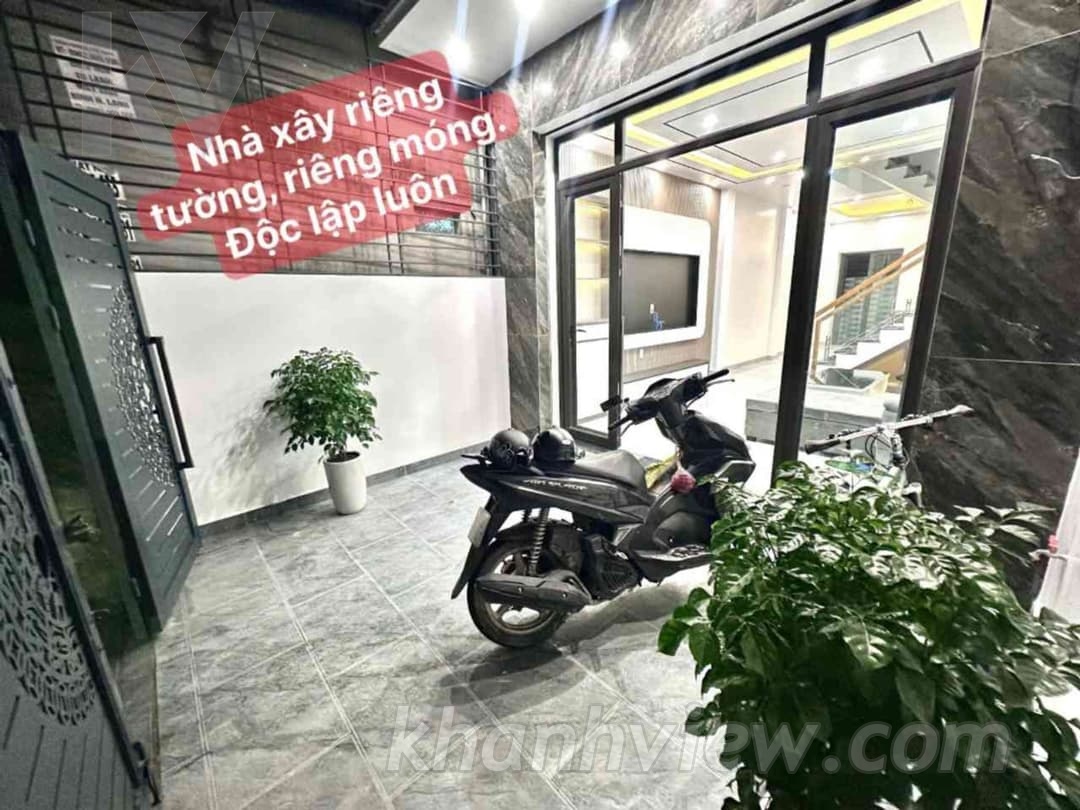 Phòng khách nhà Nguyễn Văn Linh