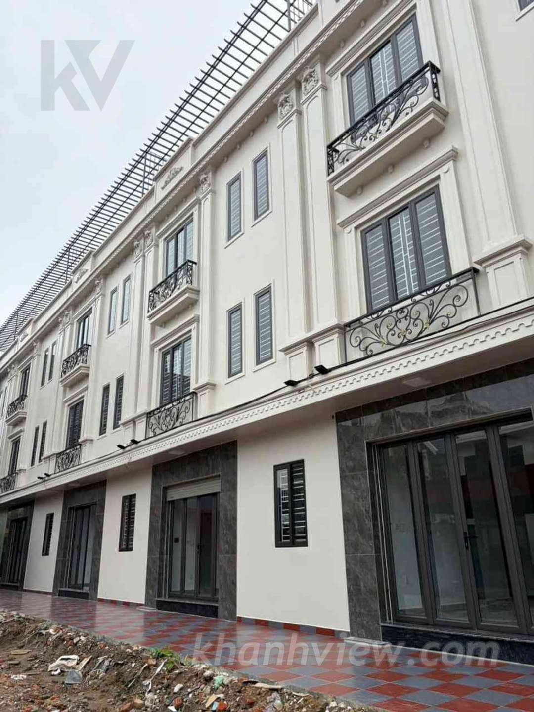 Nhà Hàng Tổng 4