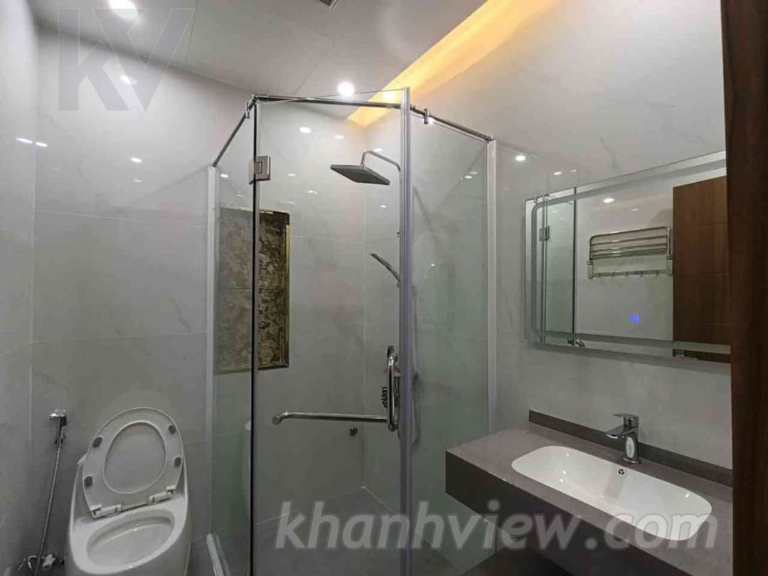 Nhà Thiên Lôi có thang máy