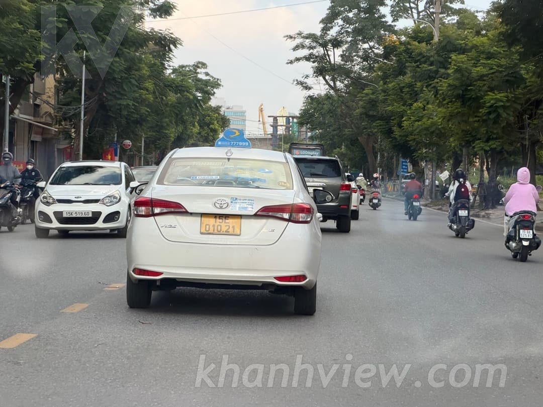 Mặt phố Lê Thánh Tông 14
