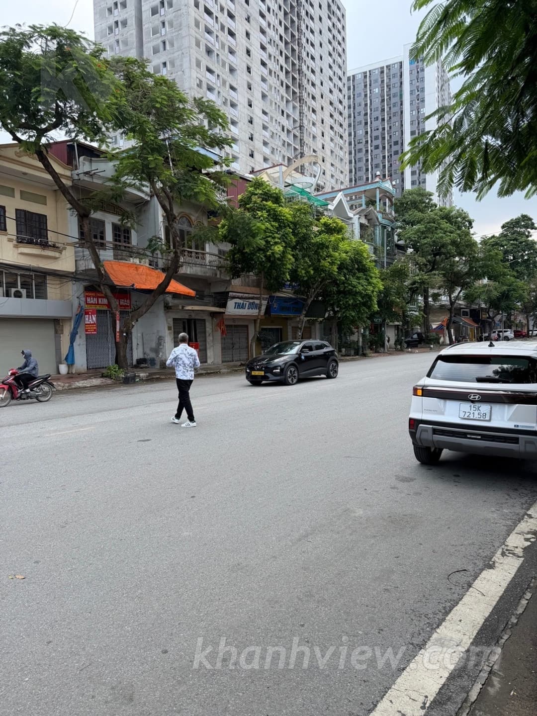 Mặt phố Lê Thánh Tông 5