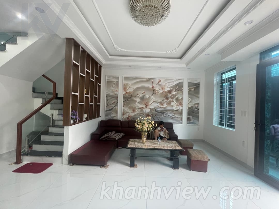 Nhà 4 tầng Phương Lưu góc chụp 3