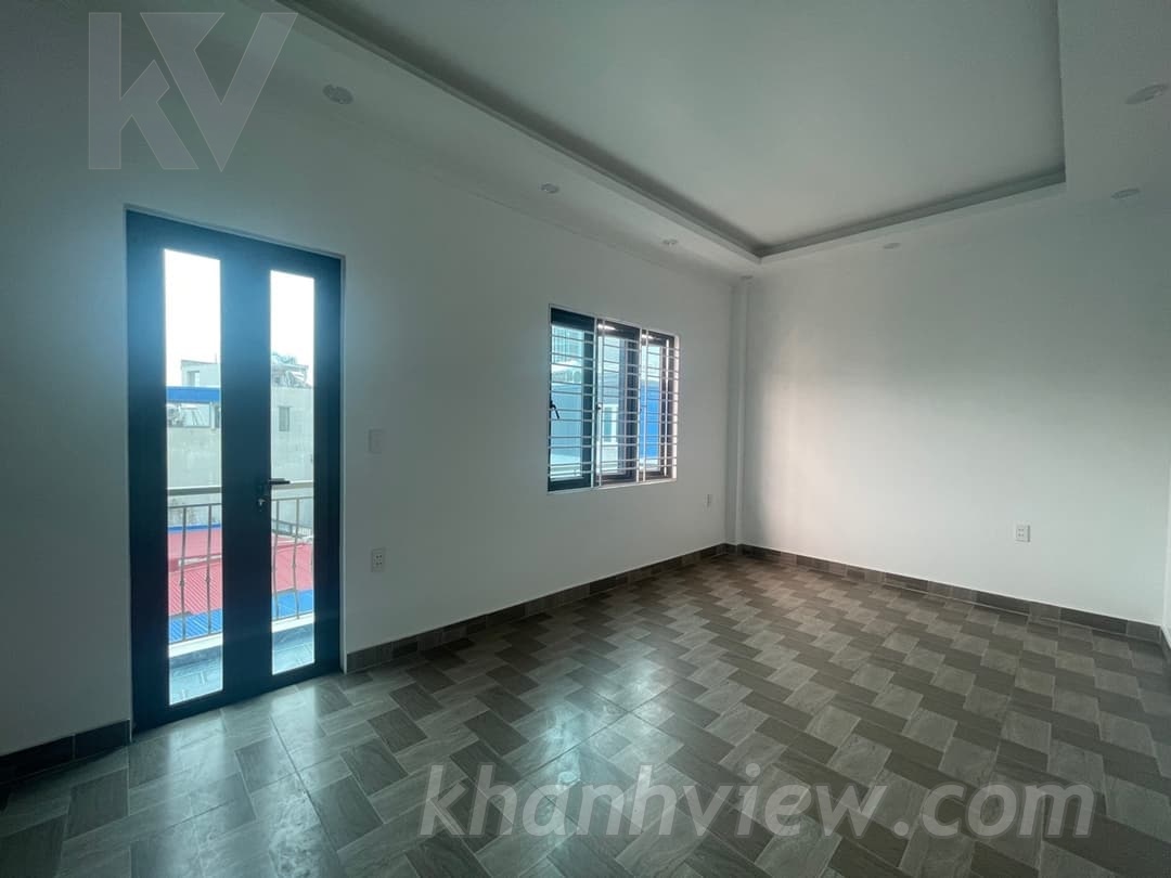Nhà 4 tầng Phương Lưu góc chụp 5