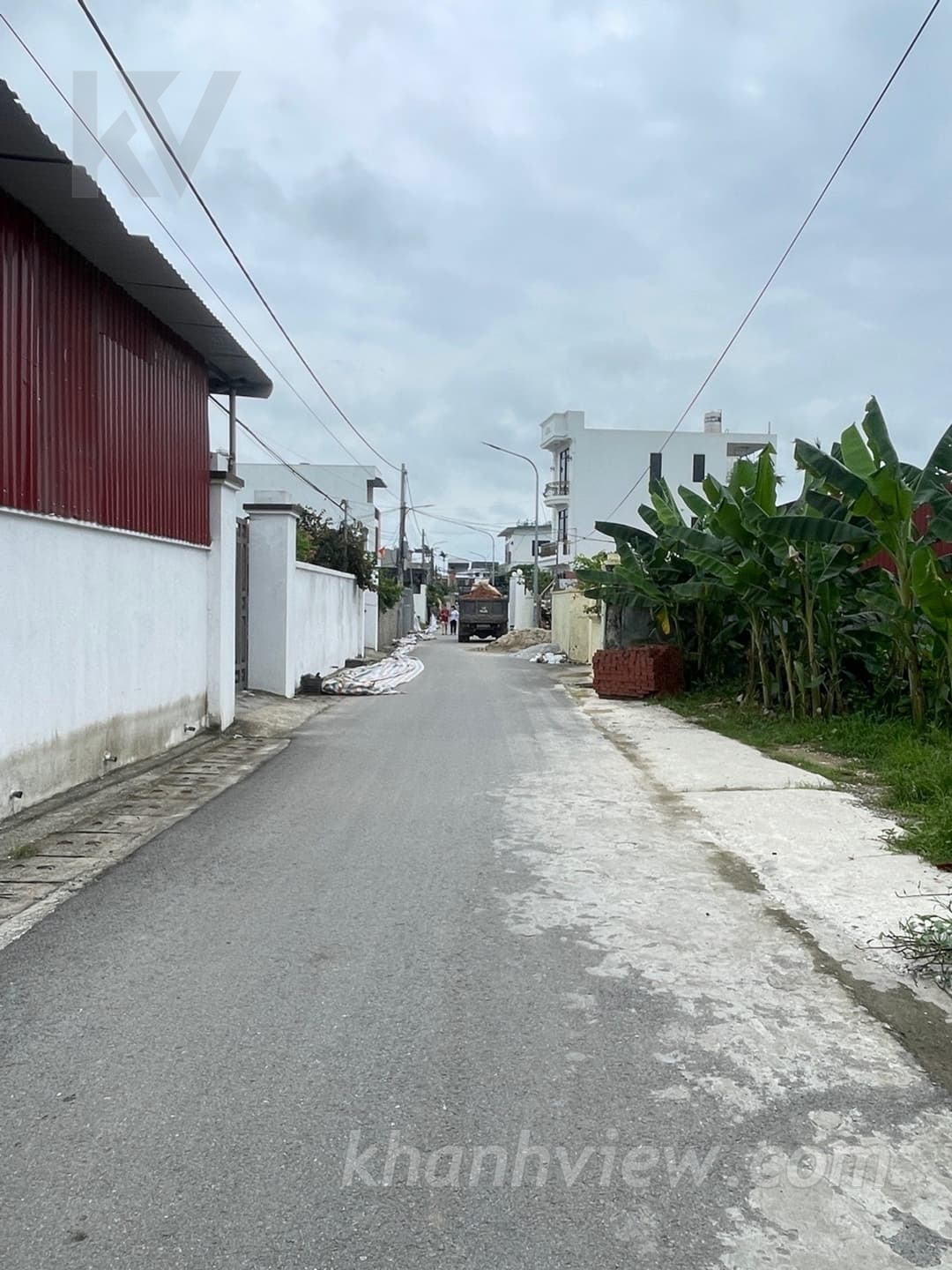 Khu dân cư xung quanh