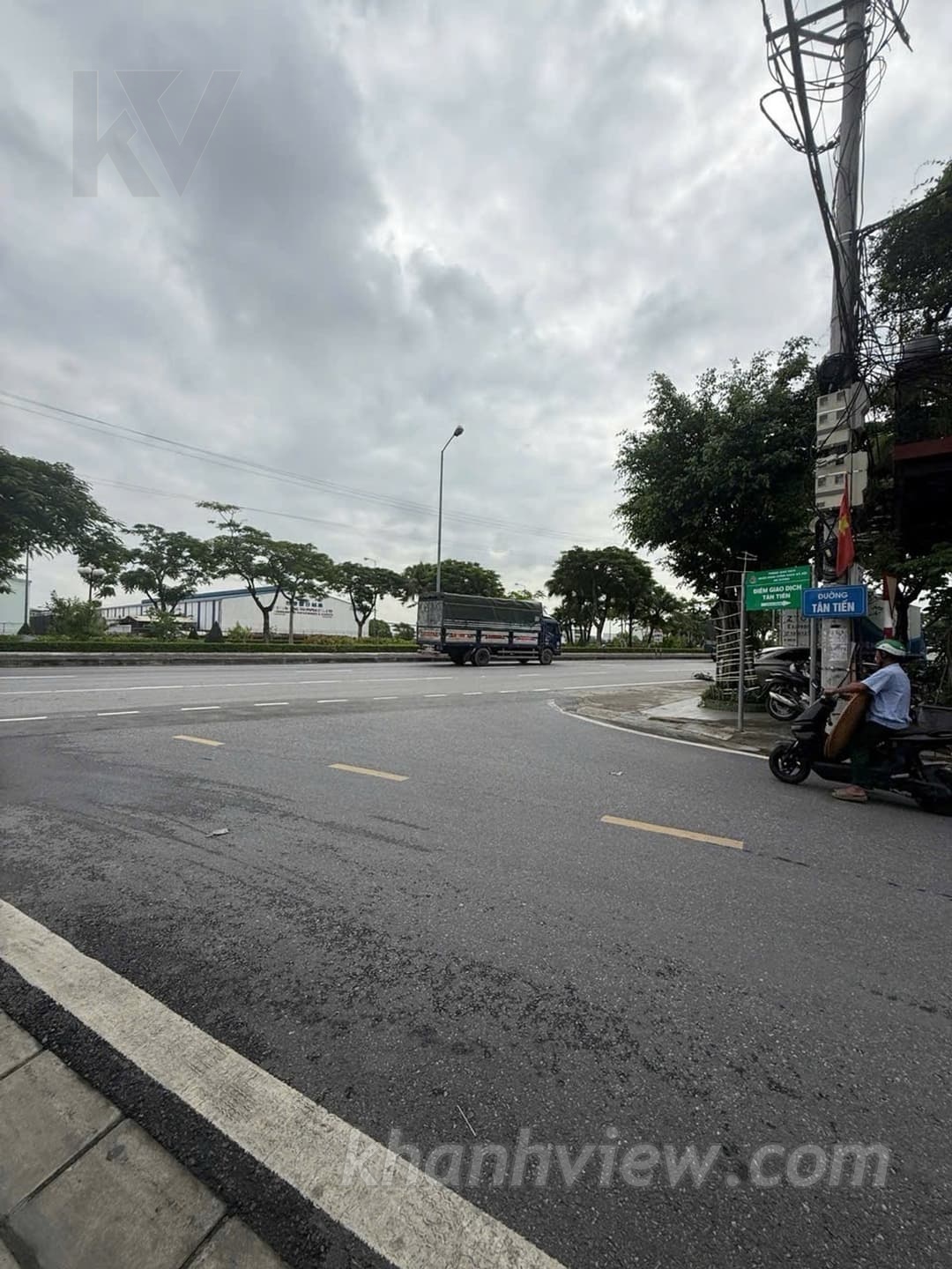 Nhà 3 tầng Tân Tiến