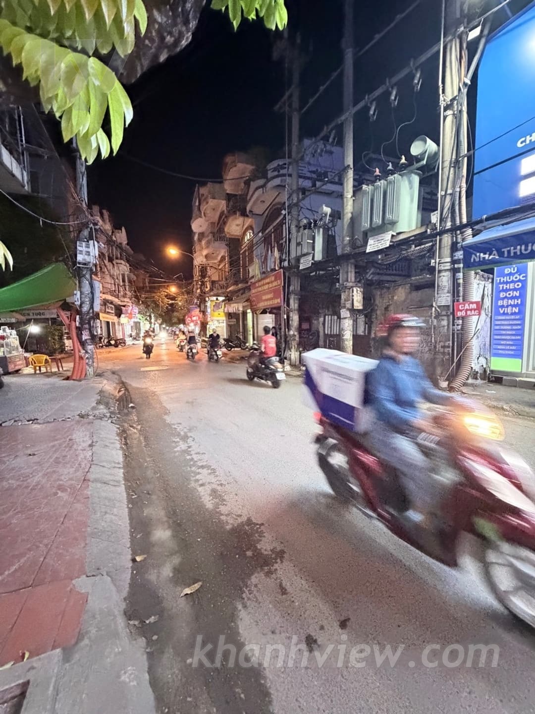 Mặt tiền nhà Đình Đông